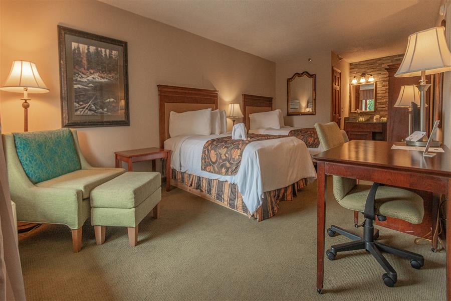 TWO QUEENS CLASSIC, CORRIDOR BALCONY QQ Arbors at Island Landing